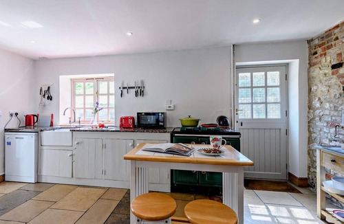 West Lulworth House | 4 Bed in Wareham (oc-dc176)