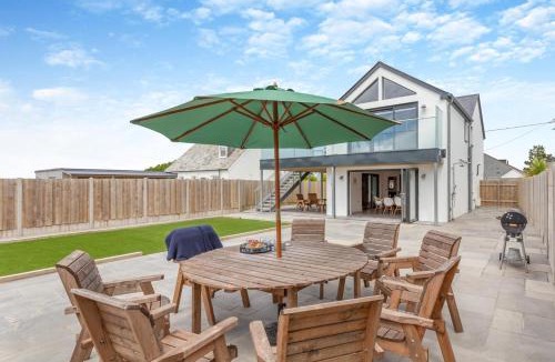 Trevone House | 4 Bed in Windmill oc-w29654