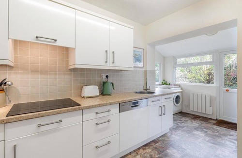 Worth Matravers Cottage | 4 Bed in Worth Matravers (oc-wy115)