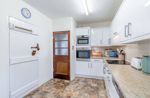 Worth Matravers Cottage | 4 Bed in Worth Matravers (oc-wy115)