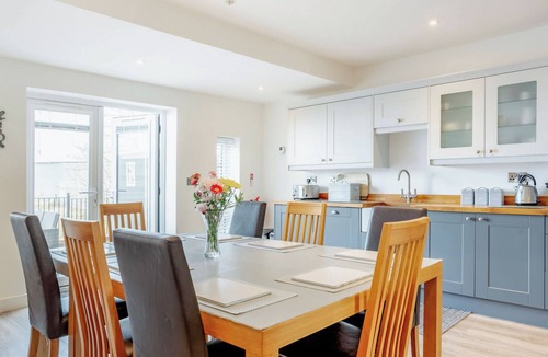 Oulton Broad Cottage | 4 bedroom accommodation in Lowestoft