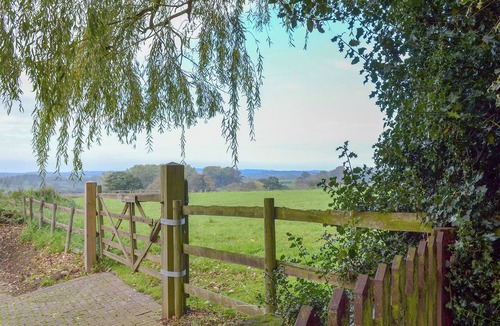 Sugnall Cottage | 4 bedroom accommodation in Standon