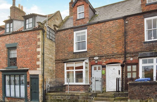 West Cliff Cottage | 4 bedroom accommodation in Whitby