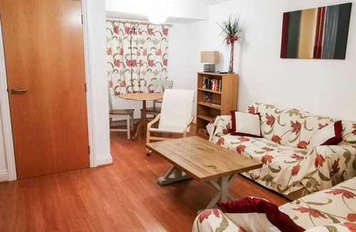 Newquay Cottage | 4 Bredon Court