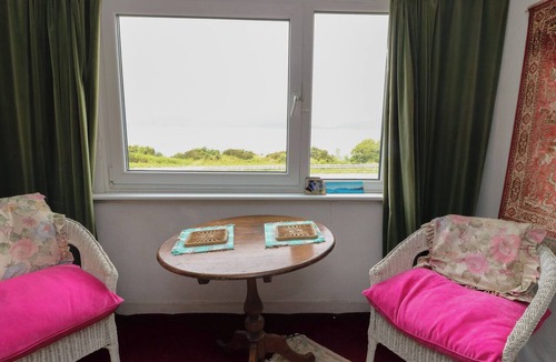 Kentallen Cottage | 4 WHITEROW, romantic, with a garden in Ballachulish