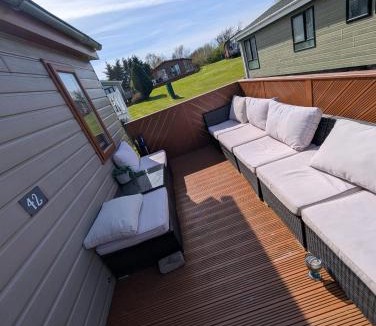 Rhyd-y-clafdy House | 42 pine lodge & sea views