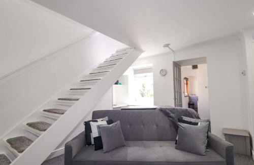 Macduff House | 4A Carny Street