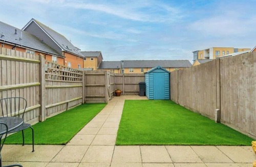 Reading House | 4BR-Madejski Stadium-Royal Berk Hosp-By Tempstay