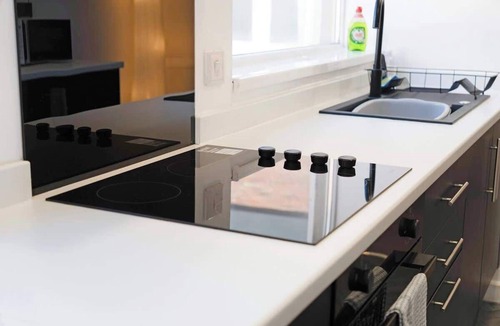 Stanley House | 4BR on Durham Road, Perfect For Large Groups