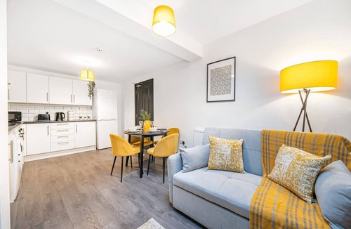Whitefield Apartment | 5-bed 5 En-suite Apartment in Manchester