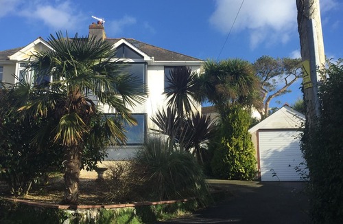 Kingsbridge House | 5 Bed House - Sleeps 15 - Pets - Garden - Parking