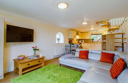 Norwich Cottage | 5 Bed in Chedgrave (oc-twcg)