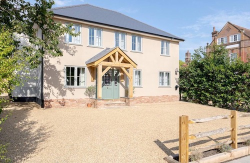 New Forest District Cottage | 5 Bed in Lymington (oc-96189)