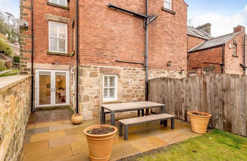 Matlock Bath Cottage | 5 Bed in Matlock Bath (oc-85188)