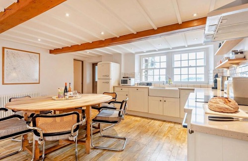 Penrith Cottage | 5 Bed in Penrith (oc-sz111)