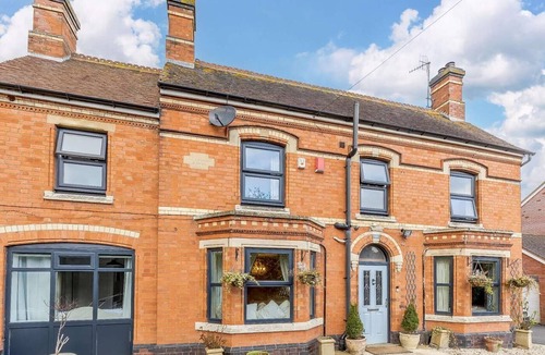 Pershore Cottage | 5 Bed in Pershore (oc-91349)