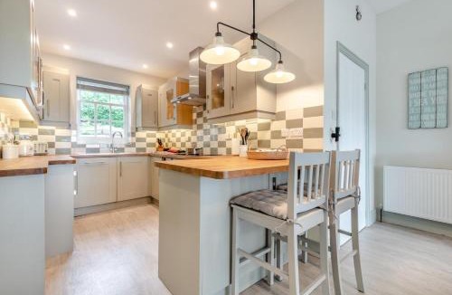 Studland House | 5 Bed in Studland oc-wy365