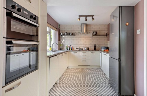West Lulworth House | 5 Bed in Wareham (oc-83036)