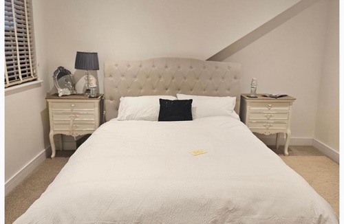 Westmarsh House | 5 Bed -Sleeps 7 -New Build -Detached Property