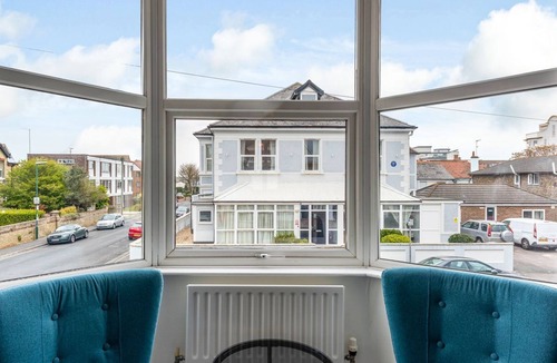 Bognor Regis Cottage | 5 bedroom accommodation in Bognor Regis