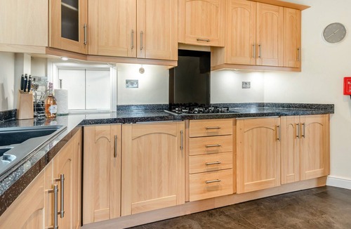 Middleton-on-Sea Cottage | 5 bedroom accommodation in Bognor Regis