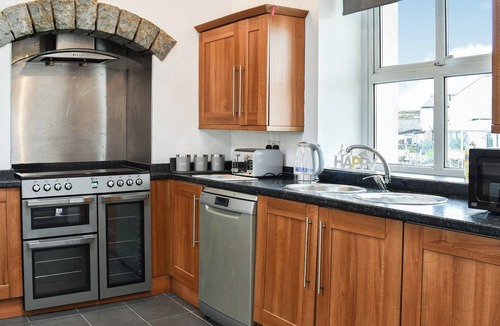 Caernarfon Cottage | 5 bedroom accommodation in Upper Llandwrog, Nr Caernarfon