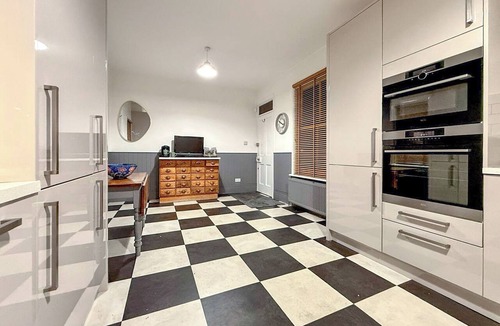Kettering Cottage | 5 bedroom accommodation in Broughton