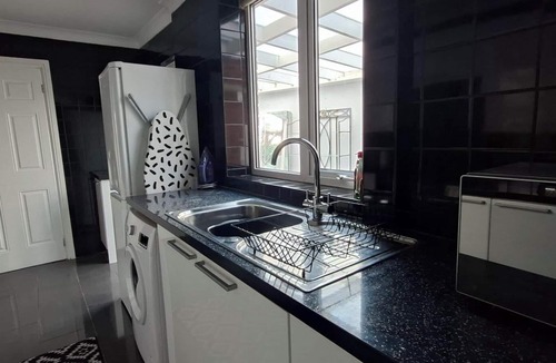 Stanground House | 5 double bedrooms in centre of Stanground