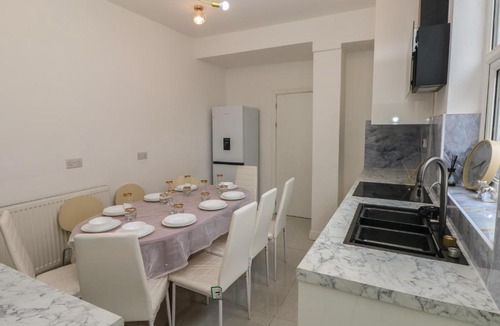 Aber Valley House | 5 Gelli Terrace