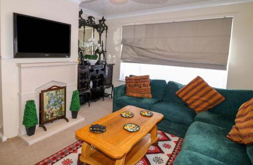 Wisbech House | 5 Overstone Drive