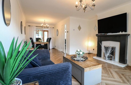 Skellow House | 57 Howden Avenue