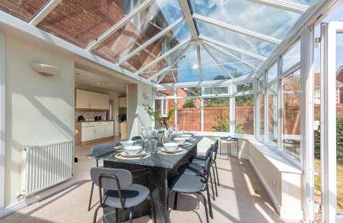 Emersons Green House | 5BR Emersons Green Stay - Sleeps 10