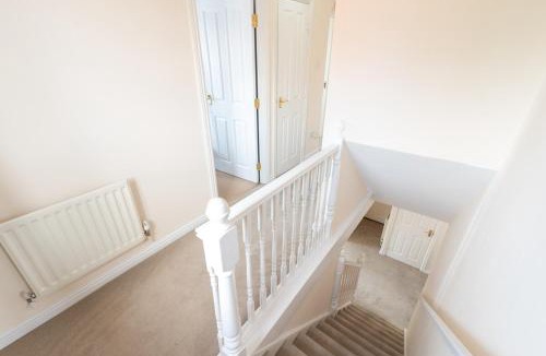 Emersons Green House | 5BR Emersons Green Stay - Sleeps 10