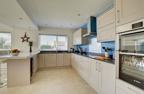 Constantine Bay Cottage | 6 Bed in Constantine Bay (oc-p00571)
