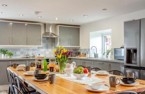Holsworthy House | 6 Bed in Holsworthy oc-s41430