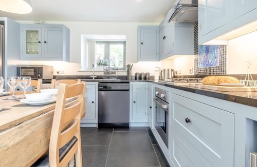 Llansantffraid-ym-Mechain Cottage | 6 Bed in Llansantffraid (oc-r42827)