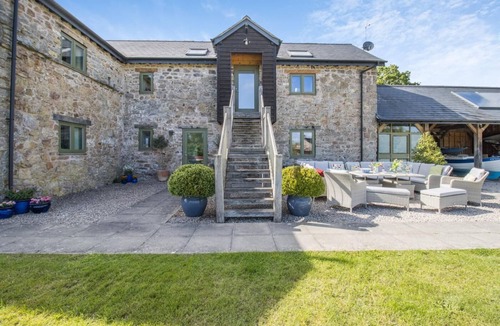Llansantffraid-ym-Mechain Cottage | 6 Bed in Llansantffraid (oc-r42827)