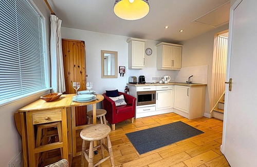 Constantine Bay House | 6 Bed in Padstow (oc-p00774)