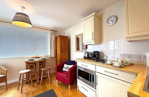 Constantine Bay House | 6 Bed in Padstow (oc-p00774)
