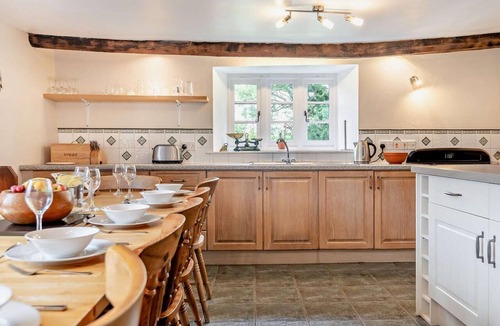 Broadwoodkelly Cottage | 6 Bed in Winkleigh (oc-furfa)