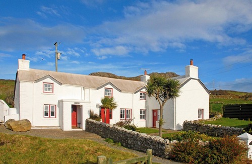 St Brides Cottage | 6 bedroom accommodation in Whitesands