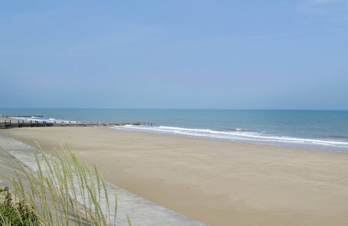 Bacton Cottage | 6 bedroom accommodation in Bacton-on-Sea, Norwich