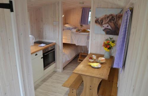 Bedfield House | 6 - Borage