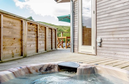 Looe Cottage | 6 HEDGEROWS, pet friendly, luxury holiday cottage in Lanreath
