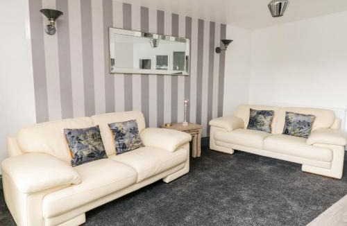 Gargrave House | 6 Lock View