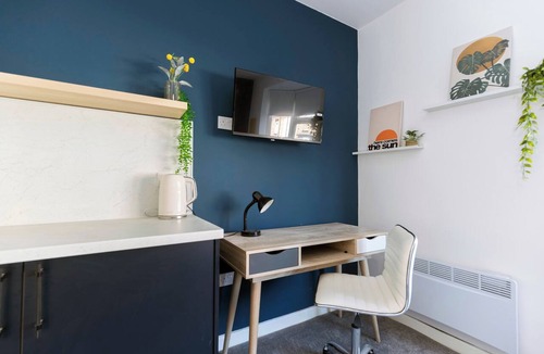 Darlington House | 6BR 6 Bath | Workspace | Family & Contractors