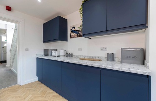 Darlington House | 6BR 6 Bath | Workspace | Family & Contractors