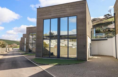 Challaborough House | 7 Beachdown