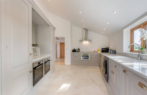 Beccles Cottage | 7 Bed in Ellough (oc-g33283)