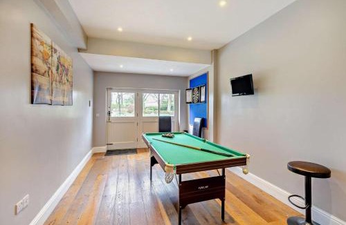 Peak District House | 7 Bed in Peak Forest oc-g31740